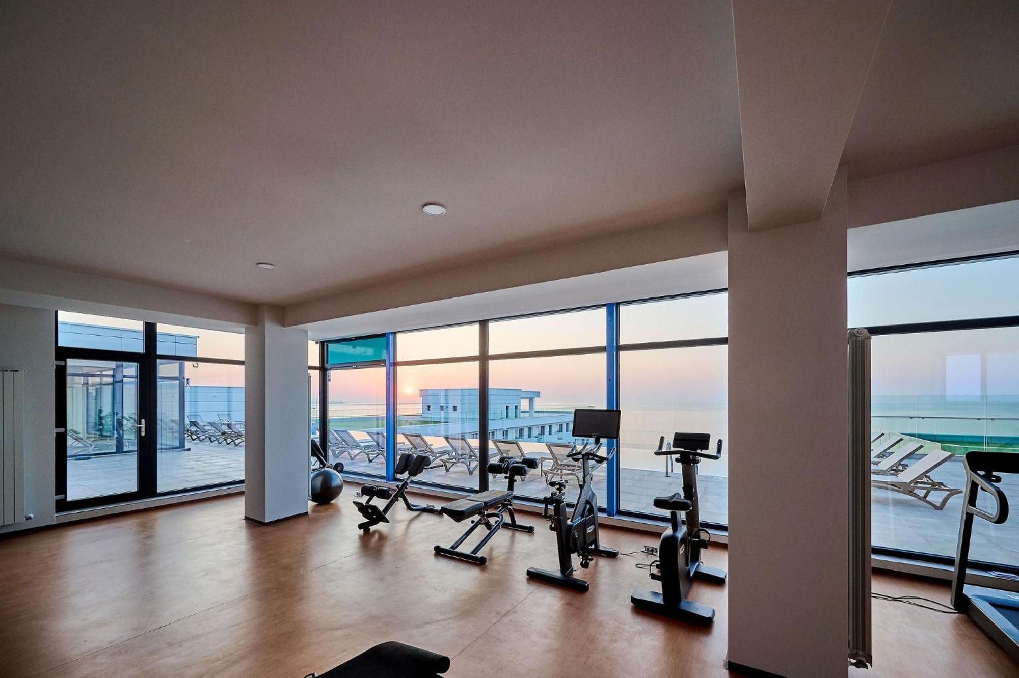 Beach Bliss Apartment In Infinity Beach Resort Parking Mamaia Dış mekan fotoğraf