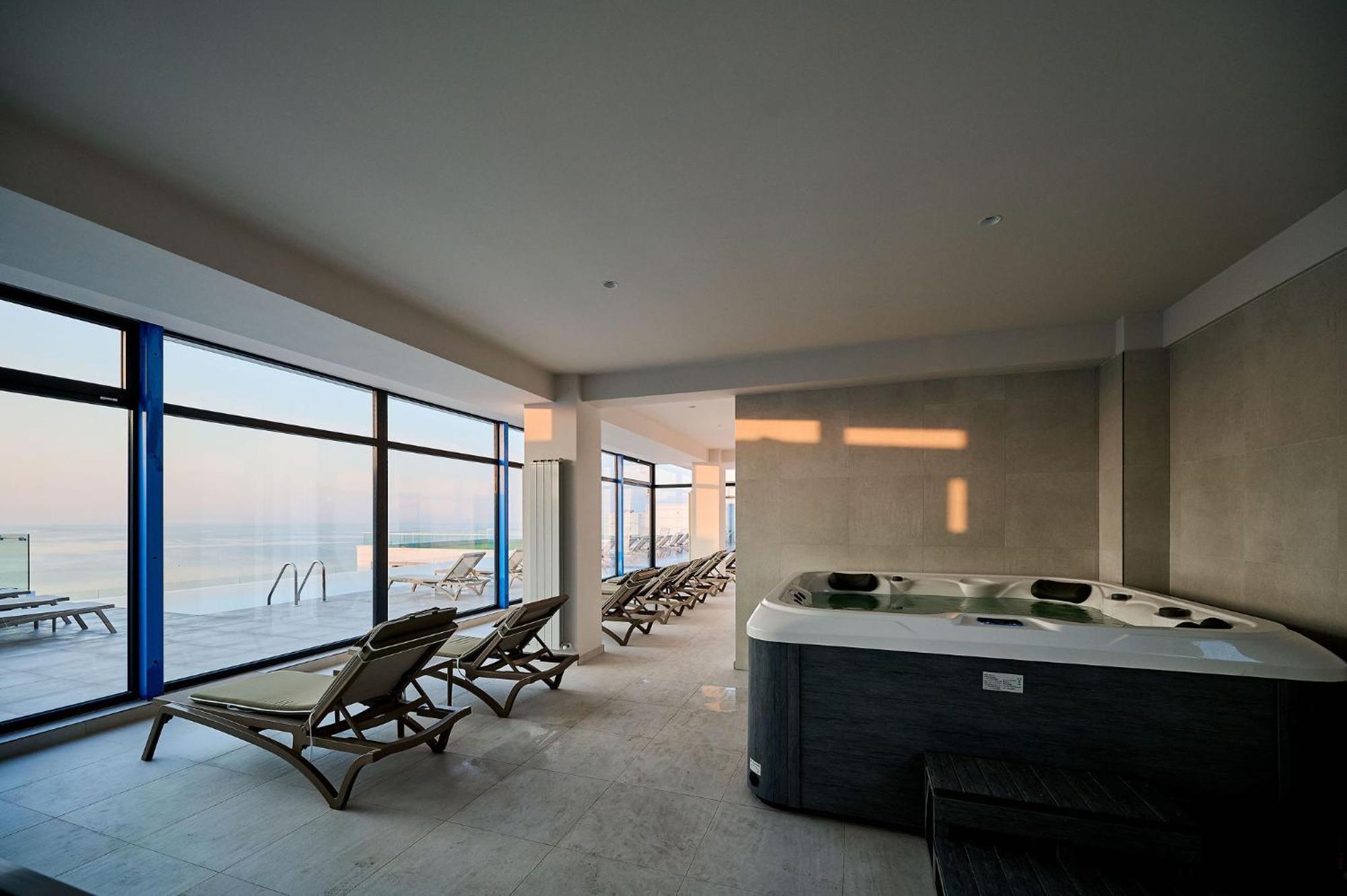 Beach Bliss Apartment In Infinity Beach Resort Parking Mamaia Dış mekan fotoğraf